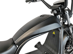 E-Chopper HL 6.0 Phantom – Tank-Detailansicht mit klassischem Chopper-Design in Schwarz