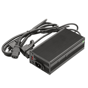 E-Chopper Ladegerät – Original Rockbike Ersatzteil auf weißem Hintergrund